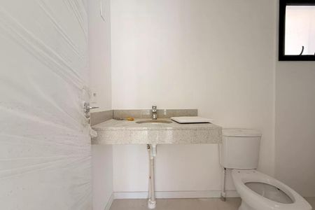 Banheiro de apartamento para alugar com 1 quarto, 56m² em Rio Branco, Porto Alegre