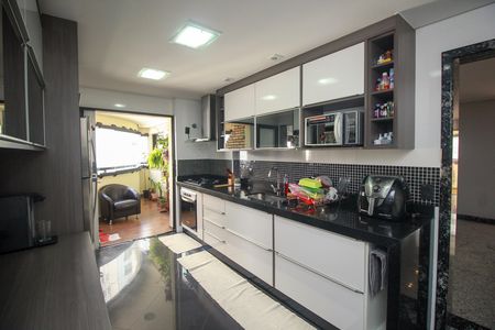Apartamento à venda com 141m², 3 quartos e 3 vagas Apartamento à venda com 141m², 3 quartos e 3 vagasCozinha