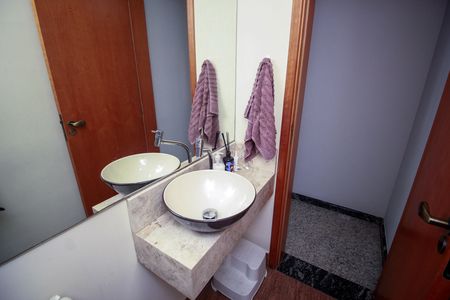 Apartamento à venda com 141m², 3 quartos e 3 vagas Apartamento à venda com 141m², 3 quartos e 3 vagasLavabo