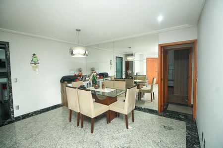 Apartamento à venda com 141m², 3 quartos e 3 vagas Apartamento à venda com 141m², 3 quartos e 3 vagasSala de Jantar