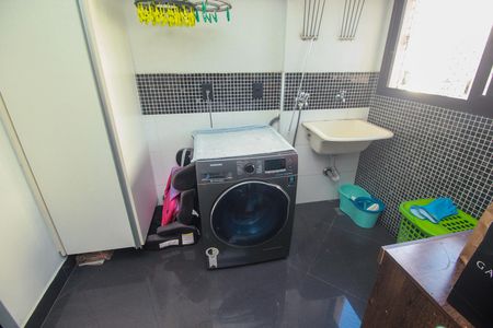 Apartamento à venda com 141m², 3 quartos e 3 vagas Apartamento à venda com 141m², 3 quartos e 3 vagasÁrea de Serviço