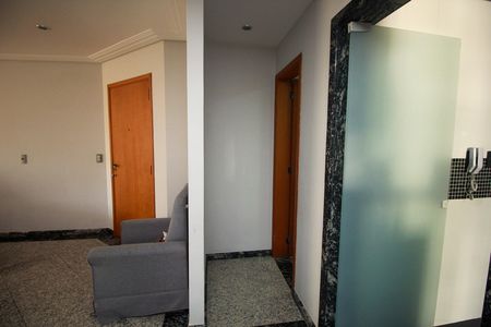 Apartamento à venda com 141m², 3 quartos e 3 vagas Apartamento à venda com 141m², 3 quartos e 3 vagasCorredor