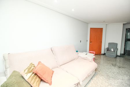 Apartamento à venda com 141m², 3 quartos e 3 vagas Apartamento à venda com 141m², 3 quartos e 3 vagasSala