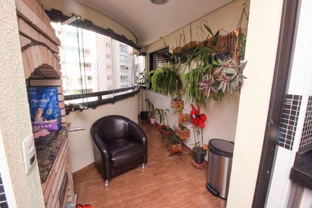 Apartamento à venda com 141m², 3 quartos e 3 vagas Apartamento à venda com 141m², 3 quartos e 3 vagasÁrea de Serviço