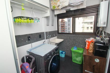 Apartamento à venda com 141m², 3 quartos e 3 vagas Apartamento à venda com 141m², 3 quartos e 3 vagasÁrea de Serviço