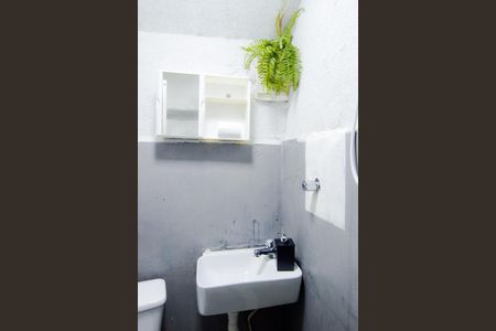Banheiro de kitnet/studio para alugar com 1 quarto, 35m² em Vila Maricy, Guarulhos