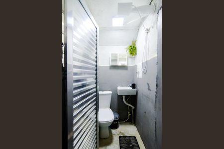 Banheiro de kitnet/studio para alugar com 1 quarto, 35m² em Vila Maricy, Guarulhos