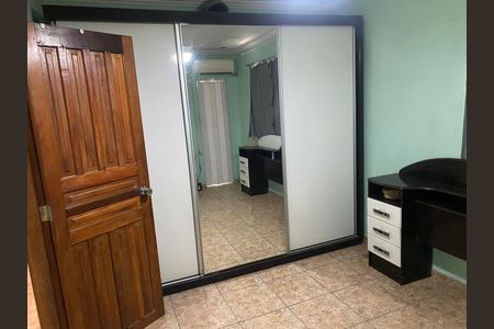 Quarto de casa para alugar com 2 quartos, 75m² em Parque Fluminense , Duque de Caxias