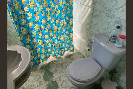 Casa para alugar com 75m², 2 quartos e 5 vagasBanheiro