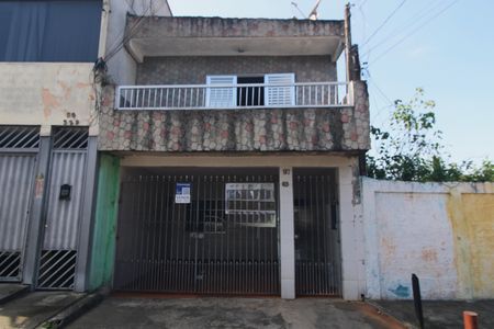 Casa à venda com 220m², 4 quartos e 2 vagasFachada