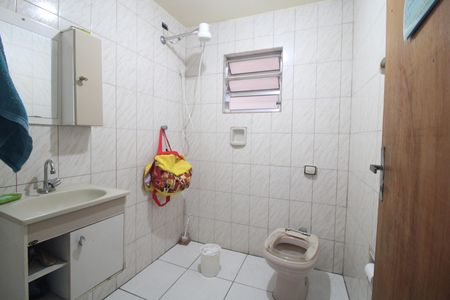 Casa à venda com 220m², 4 quartos e 2 vagasBanheiro 2