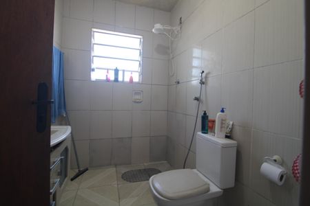 Casa à venda com 220m², 4 quartos e 2 vagasBanheiro 1