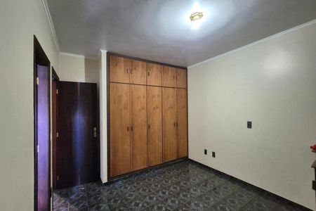 Casa à venda com 280m², 5 quartos e 4 vagasQuarto 4 - Suíte
