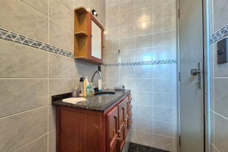 Casa à venda com 280m², 5 quartos e 4 vagasBanheiro da Suíte