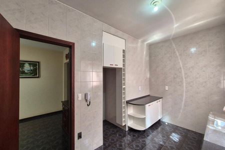 Casa à venda com 280m², 5 quartos e 4 vagasCozinha 