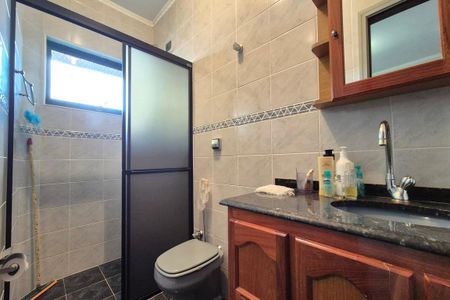 Casa à venda com 280m², 5 quartos e 4 vagasBanheiro da Suíte