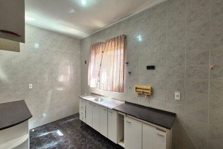Casa à venda com 280m², 5 quartos e 4 vagasCozinha 