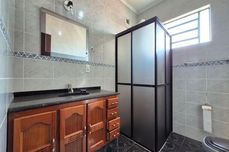 Casa à venda com 280m², 5 quartos e 4 vagasBanheiro