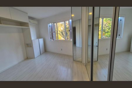 Quarto de apartamento à venda com 3 quartos, 228m² em Passo d’Areia, Porto Alegre