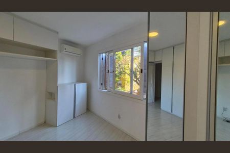 Quarto de apartamento à venda com 3 quartos, 228m² em Passo d’Areia, Porto Alegre