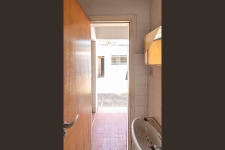 Casa à venda com 250m², 3 quartos e 4 vagasBanheiro de Serviço