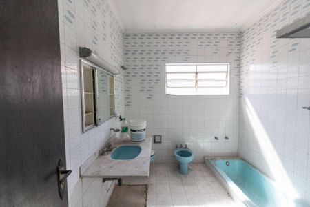 Casa à venda com 250m², 3 quartos e 4 vagasBanheiro Social
