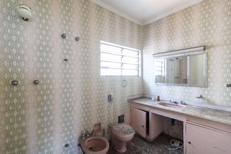 Casa à venda com 250m², 3 quartos e 4 vagasBanheiro Suíte 