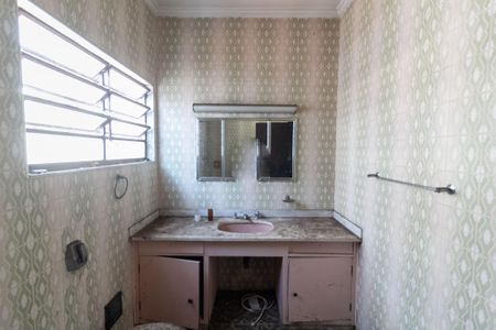 Casa à venda com 250m², 3 quartos e 4 vagasBanheiro Suíte 