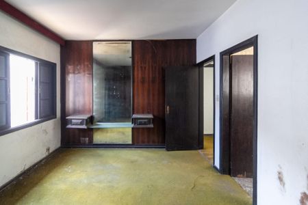 Casa à venda com 250m², 3 quartos e 4 vagasQuarto 1 - Suíte
