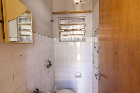 Casa à venda com 250m², 3 quartos e 4 vagasBanheiro de Serviço