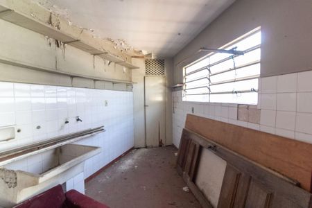 Casa à venda com 250m², 3 quartos e 4 vagasÁrea de Serviço