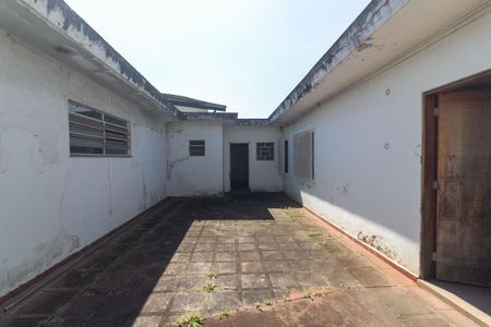 Casa à venda com 250m², 3 quartos e 4 vagasQuintal