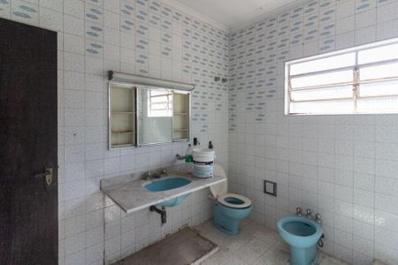 Casa à venda com 250m², 3 quartos e 4 vagasBanheiro Social