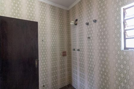 Casa à venda com 250m², 3 quartos e 4 vagasBanheiro Suíte 