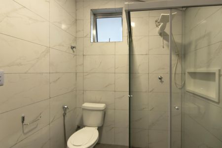 Casa para alugar com 100m², 2 quartos e 2 vagasBanheiro da Suíte