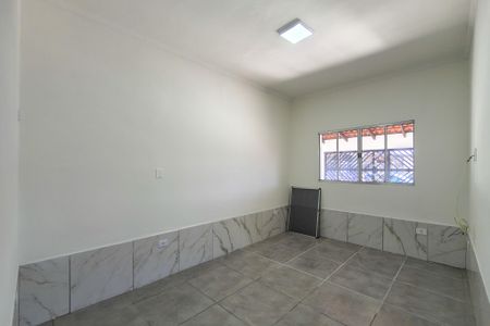 Casa para alugar com 100m², 2 quartos e 2 vagasSala
