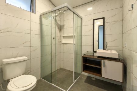 Casa para alugar com 100m², 2 quartos e 2 vagasBanheiro da Suíte