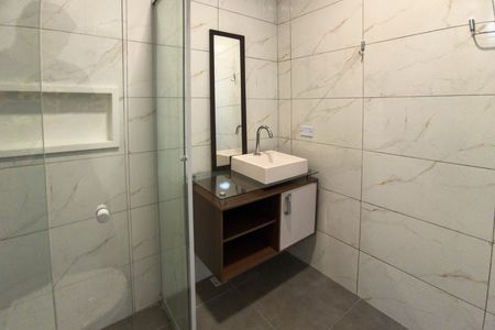 Casa para alugar com 100m², 2 quartos e 2 vagasBanheiro da Suíte