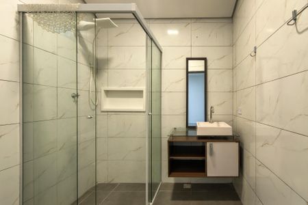 Banheiro da Suíte de casa para alugar com 2 quartos, 100m² em Maracanã, Praia Grande