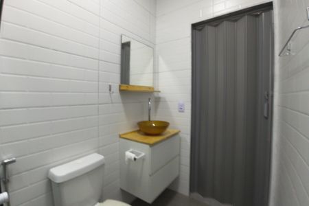 Casa para alugar com 100m², 2 quartos e 2 vagasBanheiro 