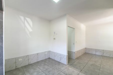 Casa para alugar com 100m², 2 quartos e 2 vagasSala
