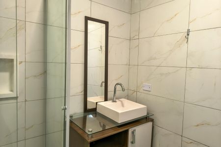 Casa para alugar com 100m², 2 quartos e 2 vagasBanheiro da Suíte