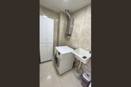 Casa de condomínio à venda com 50m², 3 quartos e 2 vagasÁrea de serviço
