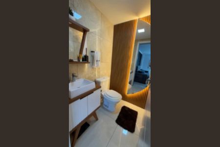 Casa de condomínio à venda com 50m², 3 quartos e 2 vagasBanheiro 2