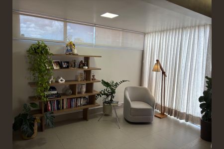 Apartamento à venda com 193m², 4 quartos e 2 vagasÁrea externa