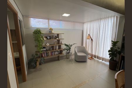 Apartamento à venda com 193m², 4 quartos e 2 vagasÁrea externa