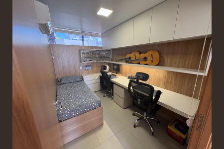 Apartamento à venda com 193m², 4 quartos e 2 vagasQuarto