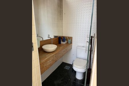 Apartamento à venda com 193m², 4 quartos e 2 vagasBanheiro