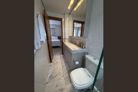 Apartamento à venda com 193m², 4 quartos e 2 vagasBanheiro