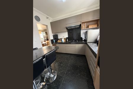 Apartamento à venda com 193m², 4 quartos e 2 vagasCozinha